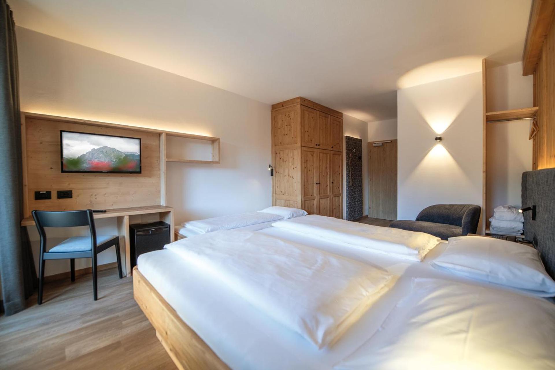 Hotel Condor San Vigilio Di Marebbe Room photo