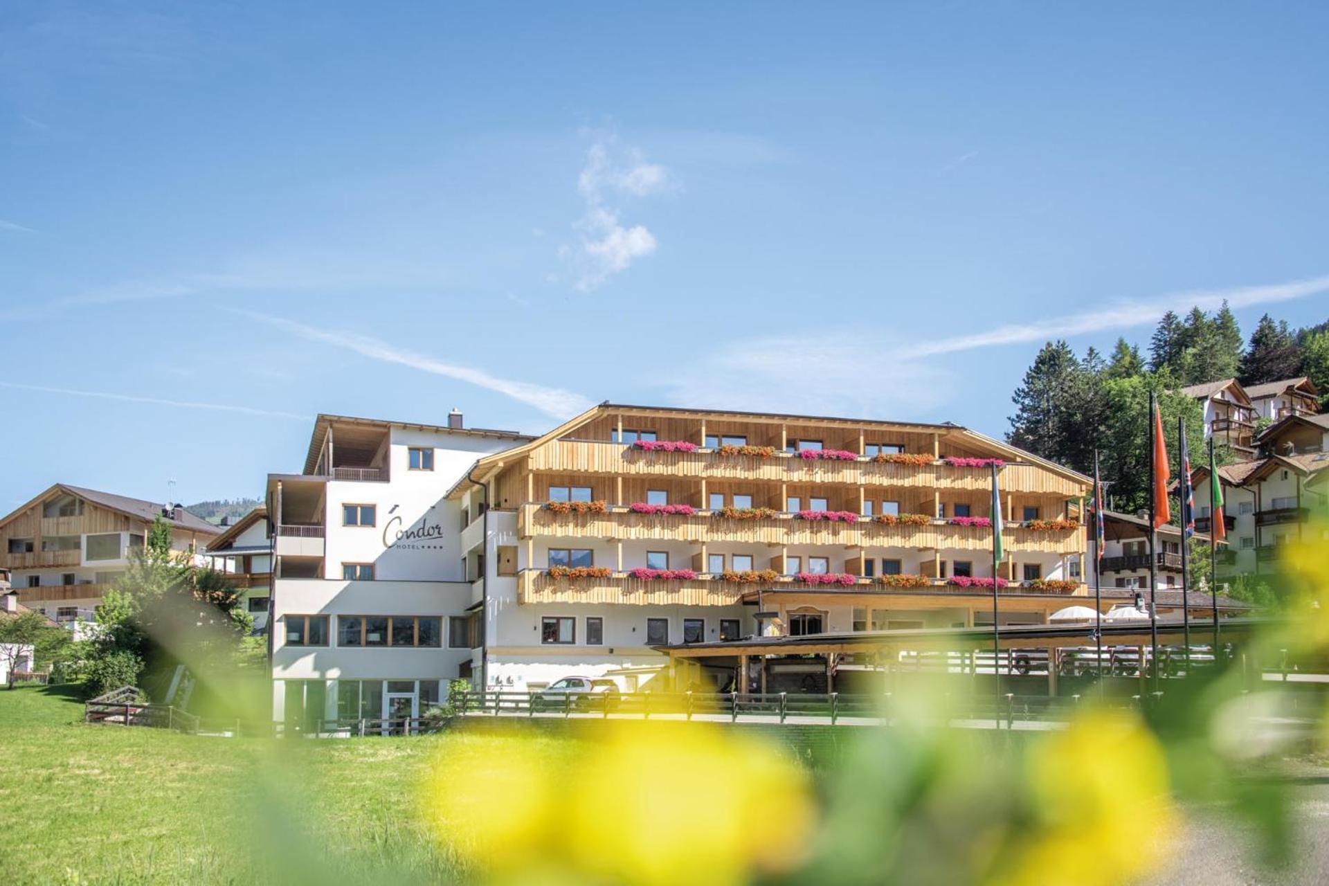Hotel Condor San Vigilio Di Marebbe Exterior photo